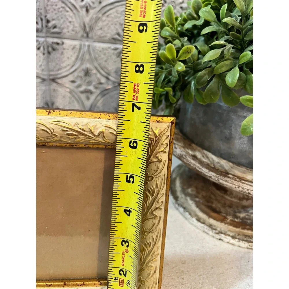 Vintage Ornate Cream and Gold Scrollwork Picture Frame 5x7 Tabletop Wall Mount